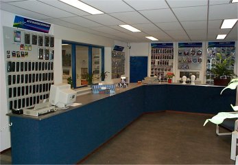 Overzicht van de balie en winkelruimte